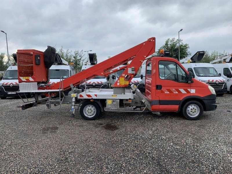 Iveco Daily GSR E179T - 17,1m - 200 kg - Billift: bilde 4 Iveco Daily GSR E179T - 17,1m - 200 kg - Billift: bilde 4