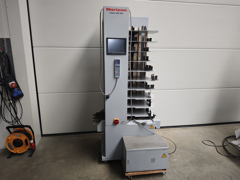 Horizon VAC-100 c | collator | 10 stations | 2008 | 33.2 mio - Trykkmaskin: bilde 1 Horizon VAC-100 c | collator | 10 stations | 2008 | 33.2 mio - Trykkmaskin: bilde 1