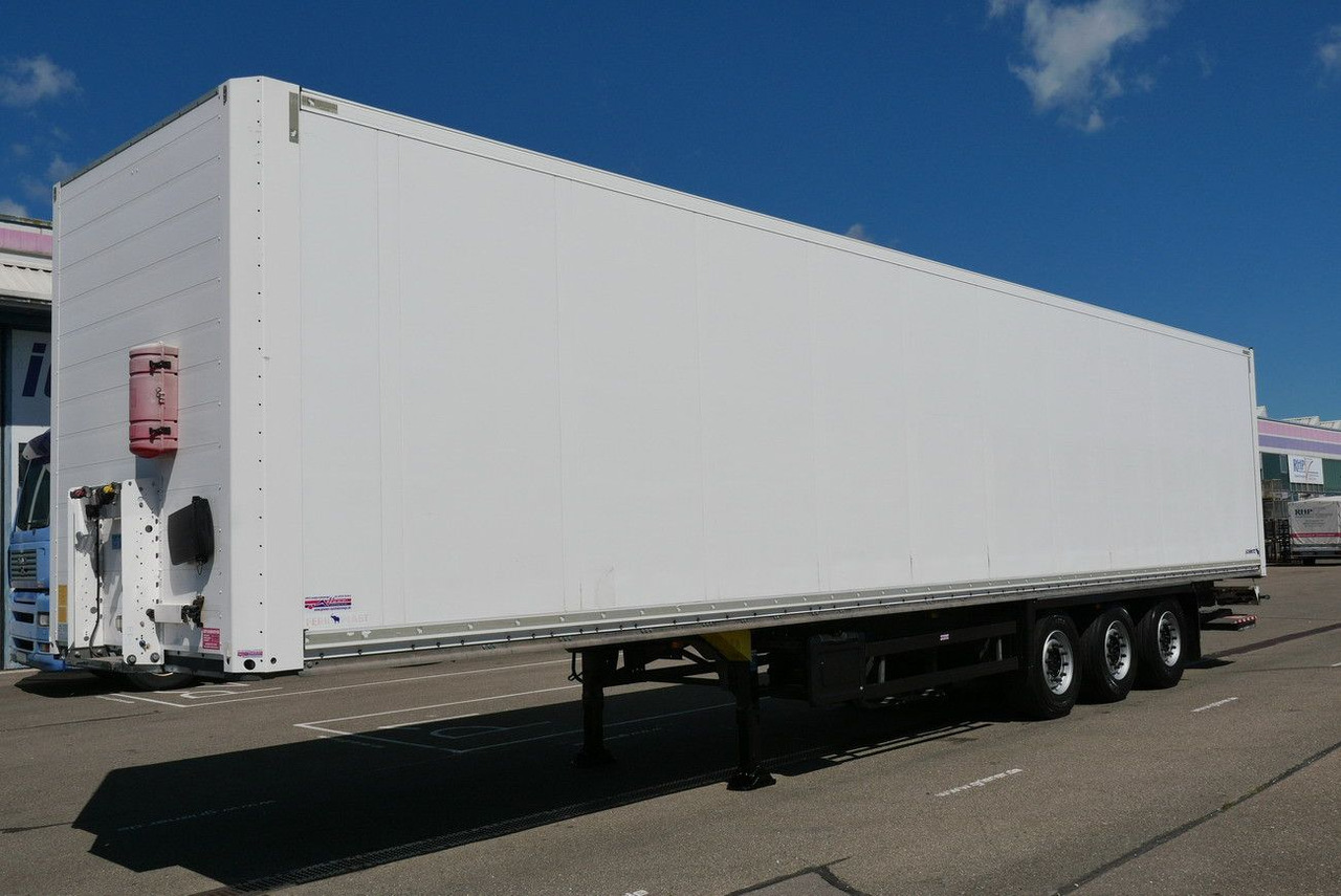 Schmitz Cargobull SKO 24/ ROLLTOR / LBW 2000 kg / TÜV NEU - Skapsemi: bilde 4 Schmitz Cargobull SKO 24/ ROLLTOR / LBW 2000 kg / TÜV NEU - Skapsemi: bilde 4