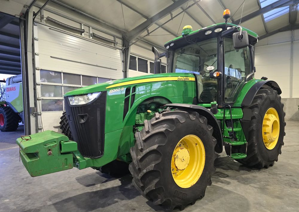John Deere 8260R - Traktor: bilde 1 John Deere 8260R - Traktor: bilde 1