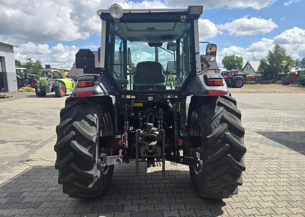 Traktor Valtra 800: bilde 6