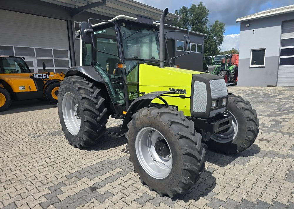 Valtra 800 - Traktor: bilde 1 Valtra 800 - Traktor: bilde 1