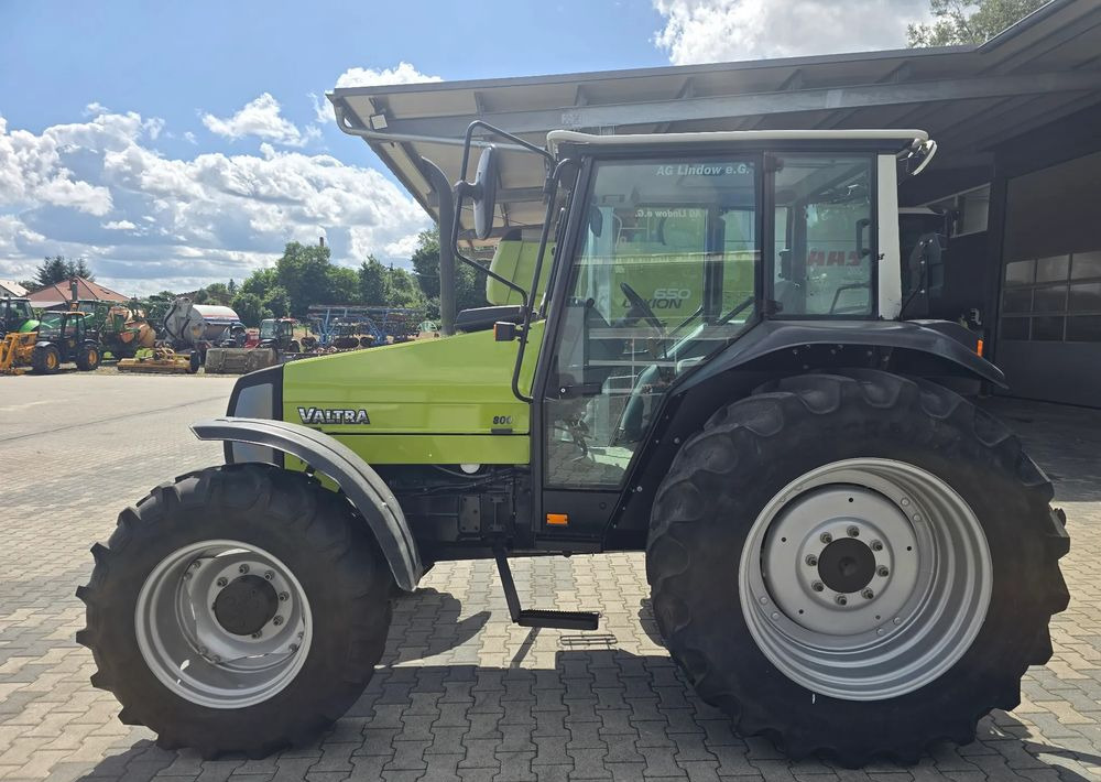 Valtra 800 - Traktor: bilde 4 Valtra 800 - Traktor: bilde 4