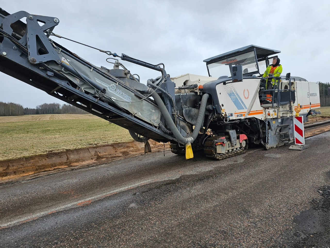 WIRTGEN W220 - Asfaltfres: bilde 1 WIRTGEN W220 - Asfaltfres: bilde 1