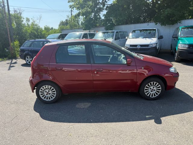 Fiat Punto Aktueller HU Motorschaden - Sedan: bilde 3 Fiat Punto Aktueller HU Motorschaden - Sedan: bilde 3