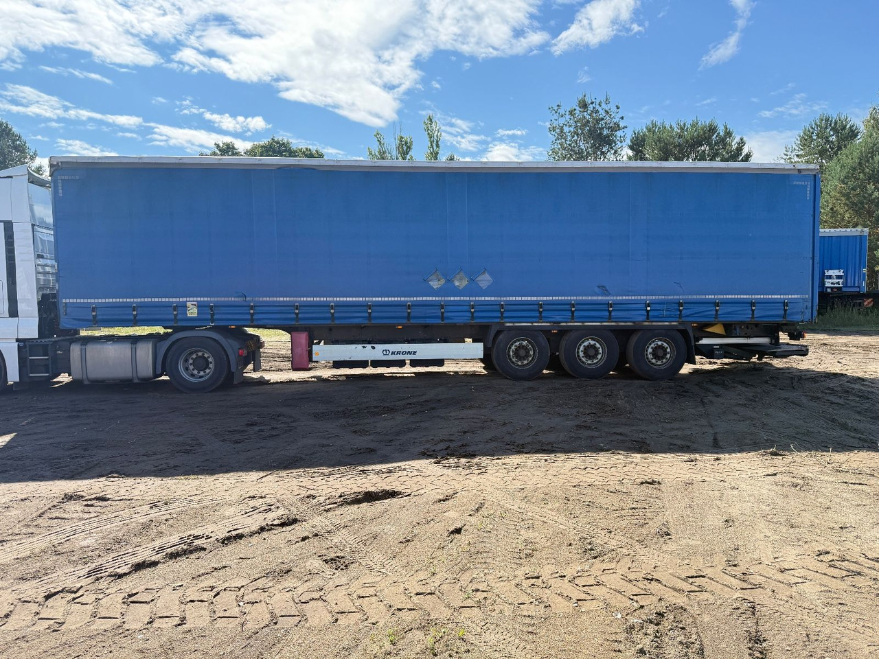 Krone SD mit Faltbare Ladebordwand - Gardintrailer: bilde 4 Krone SD mit Faltbare Ladebordwand - Gardintrailer: bilde 4