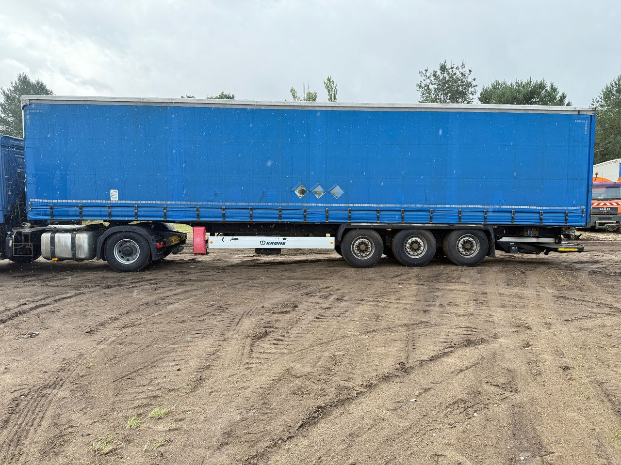 Krone SD mit Faltbare Ladebordwand - Gardintrailer: bilde 3 Krone SD mit Faltbare Ladebordwand - Gardintrailer: bilde 3