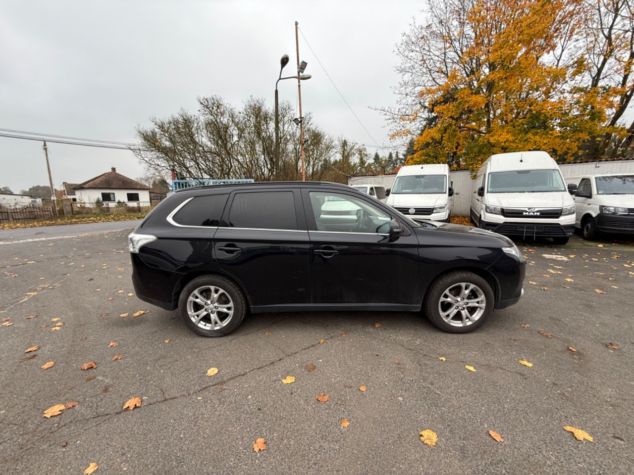 Mitsubishi Outlander 4X4 Allrad ClearTec Instyle - SUV: bilde 3 Mitsubishi Outlander 4X4 Allrad ClearTec Instyle - SUV: bilde 3