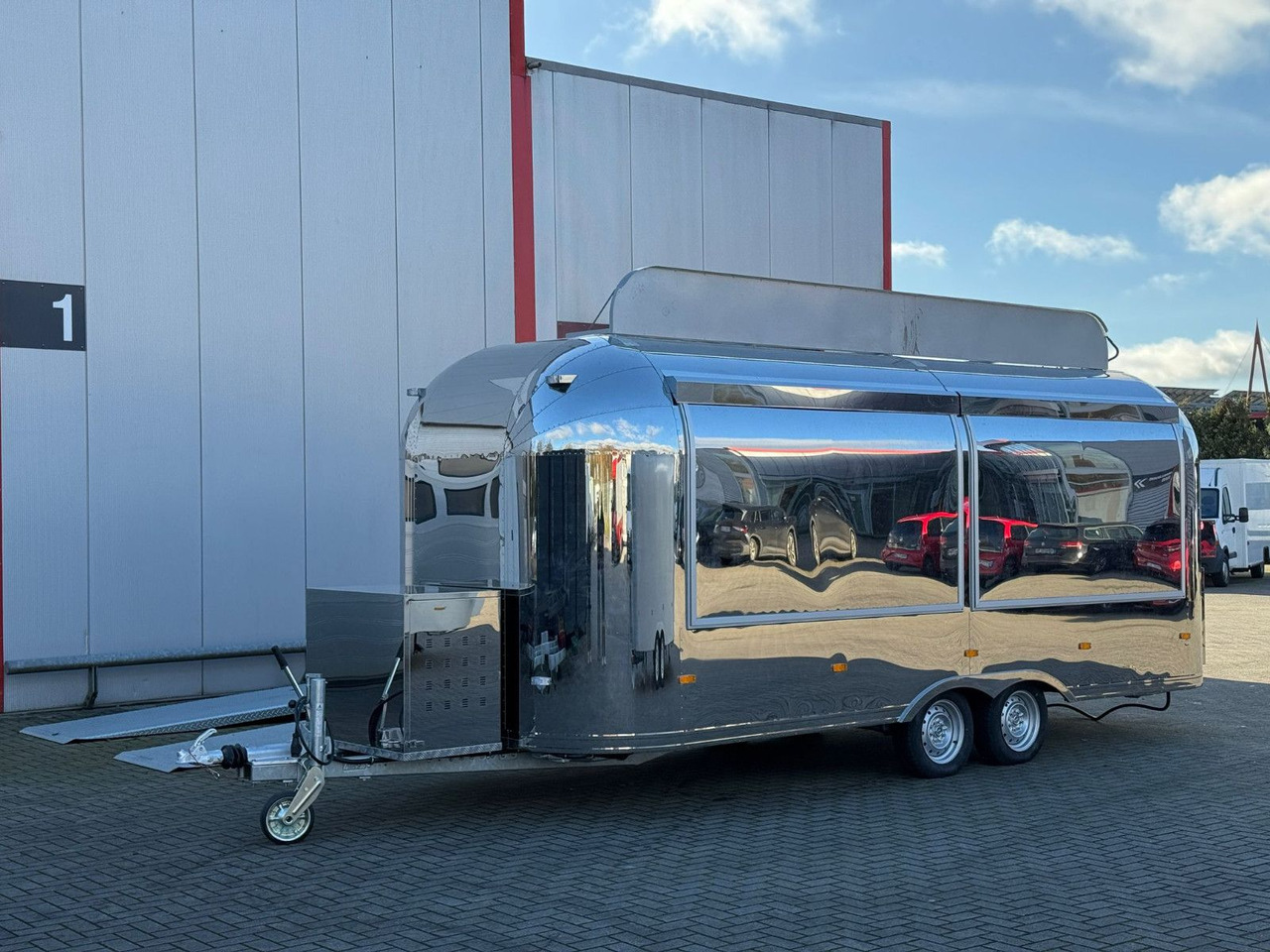 Esselmann Delistar Foodtruck 6000 ähn. Airstream - Salgsvogn: bilde 4 Esselmann Delistar Foodtruck 6000 ähn. Airstream - Salgsvogn: bilde 4