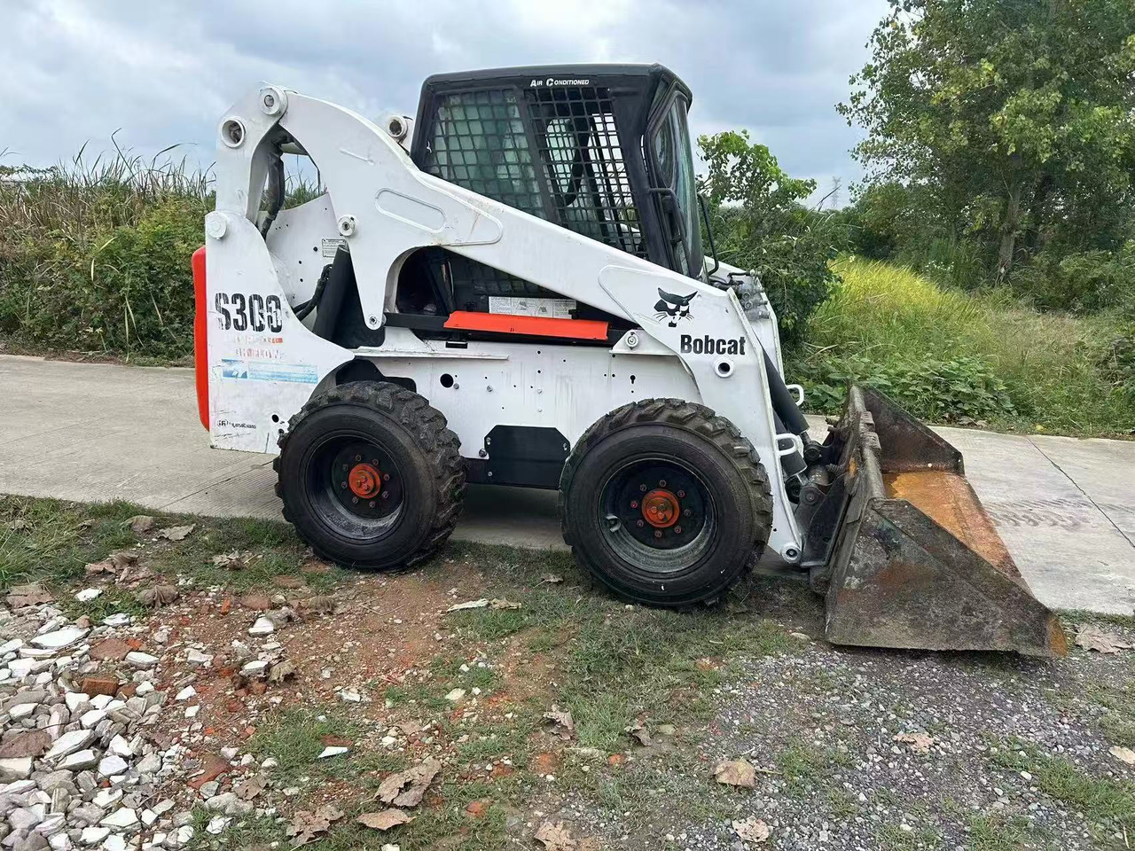 Bobcat S300 - Kompaktlaster: bilde 1 Bobcat S300 - Kompaktlaster: bilde 1