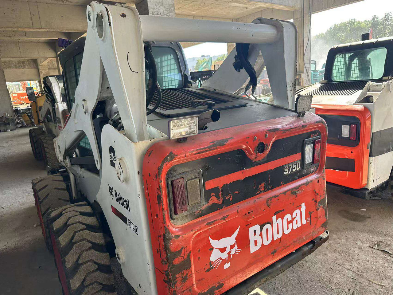 Bobcat S750 - Kompaktlaster: bilde 4 Bobcat S750 - Kompaktlaster: bilde 4