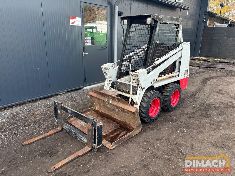 Bobcat S70 Bak en palletvorken - Laster: bilde 2 Bobcat S70 Bak en palletvorken - Laster: bilde 2