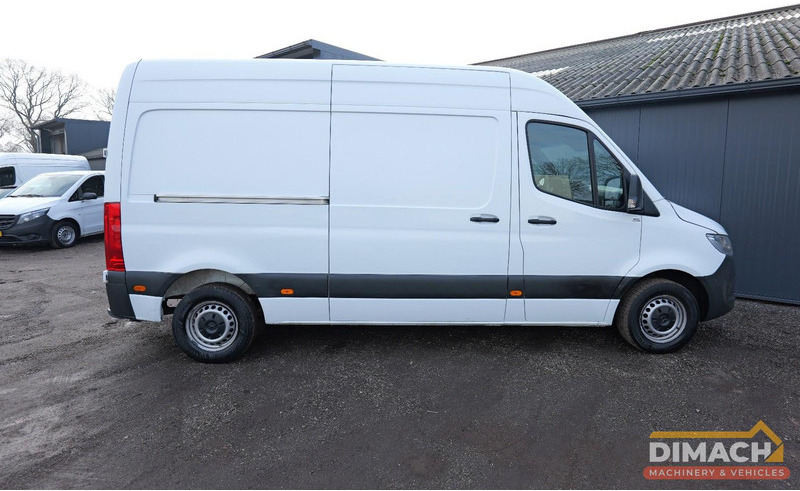 Mercedes-Benz Sprinter 311 311 CDI 2.2L Euro 6 Sprinter - MBUX - L2H2 - 5 deuren - trekhaak - airco - camera - NAP - Kassebil: bilde 4 Mercedes-Benz Sprinter 311 311 CDI 2.2L Euro 6 Sprinter - MBUX - L2H2 - 5 deuren - trekhaak - airco - camera - NAP - Kassebil: bilde 4