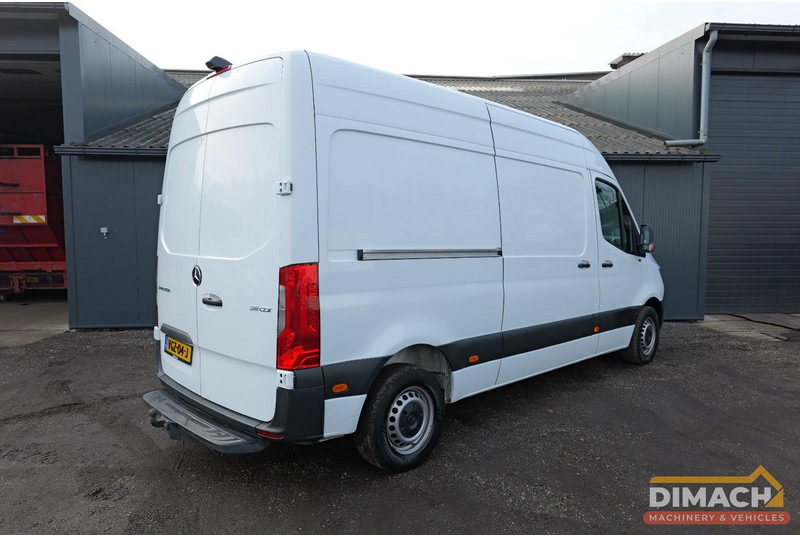 Mercedes-Benz Sprinter 311 311 CDI 2.2L Euro 6 Sprinter - MBUX - L2H2 - 5 deuren - trekhaak - airco - camera - NAP - Kassebil: bilde 2 Mercedes-Benz Sprinter 311 311 CDI 2.2L Euro 6 Sprinter - MBUX - L2H2 - 5 deuren - trekhaak - airco - camera - NAP - Kassebil: bilde 2