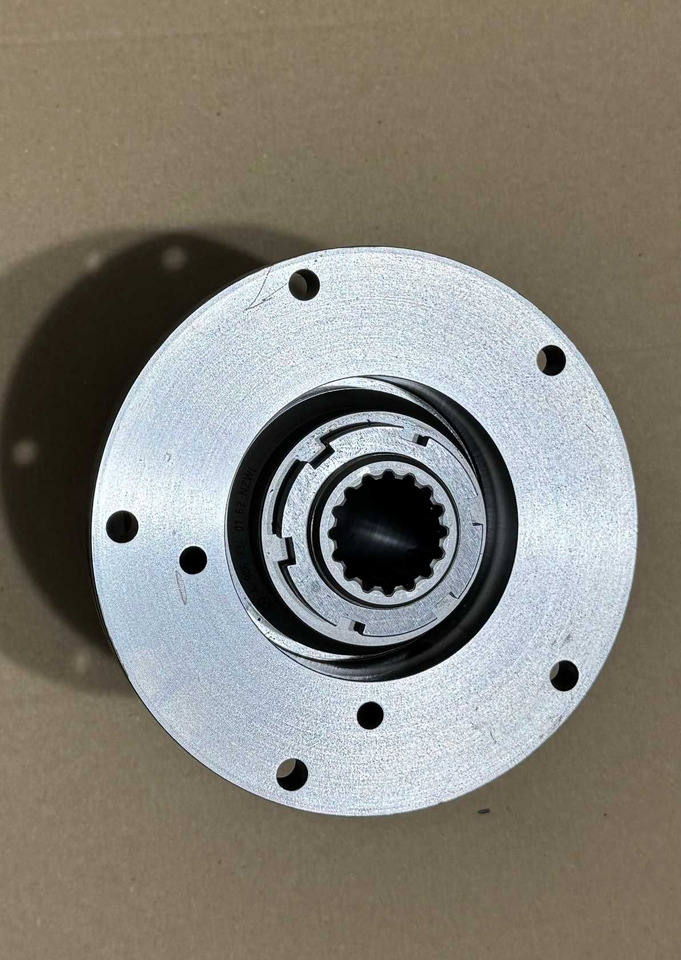 Mercedes MTU PRZYSTAWKA odbioru mocy PTO pompy hydrauliki Setra Class - Motor: bilde 4 Mercedes MTU PRZYSTAWKA odbioru mocy PTO pompy hydrauliki Setra Class - Motor: bilde 4