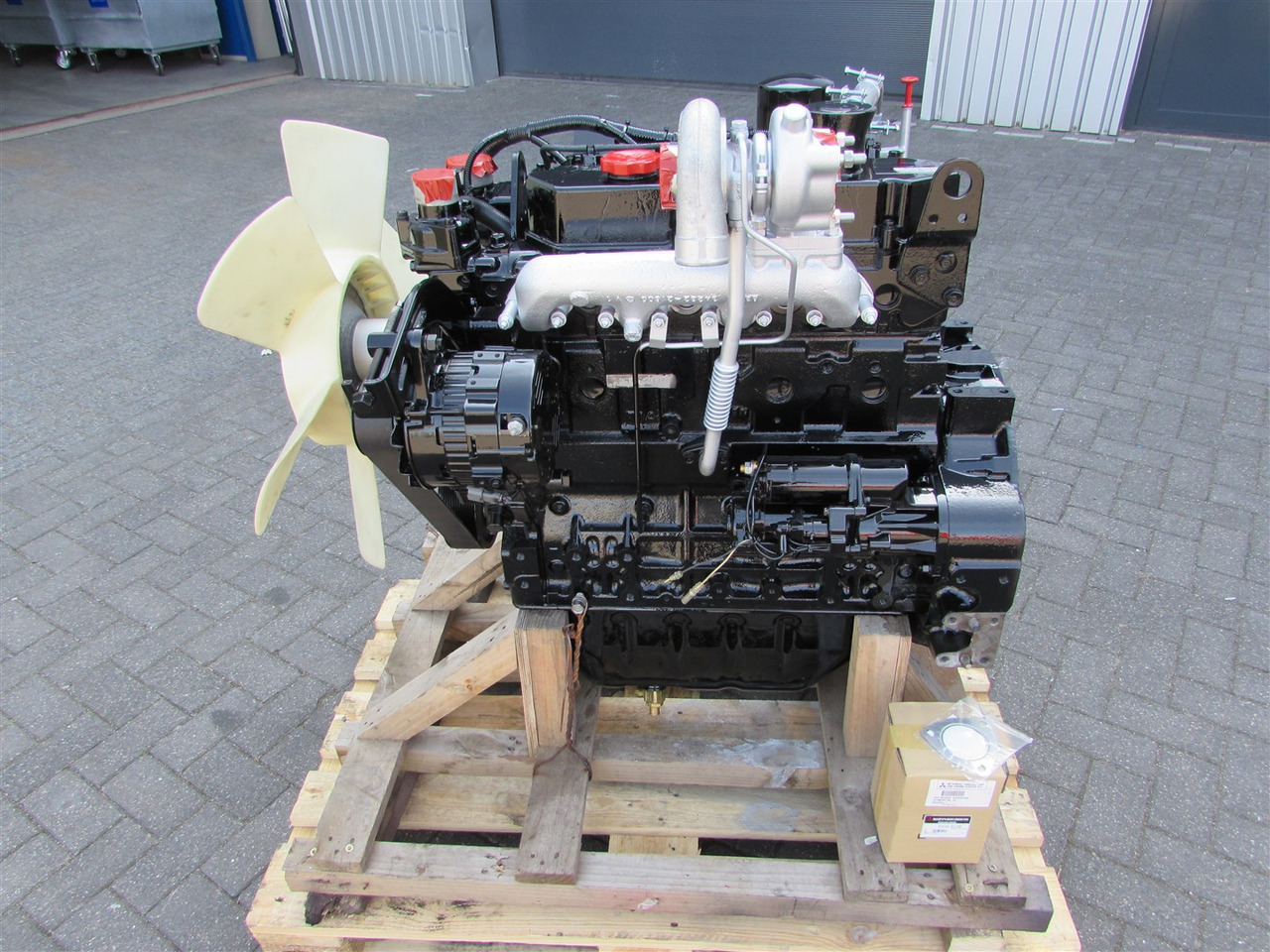 Mitsubishi RECON D04FR -KDP2TAAC / D04FR 74Kw @ 2000 rpm - Motor for Gravemaskin: bilde 1 Mitsubishi RECON D04FR -KDP2TAAC / D04FR 74Kw @ 2000 rpm - Motor for Gravemaskin: bilde 1