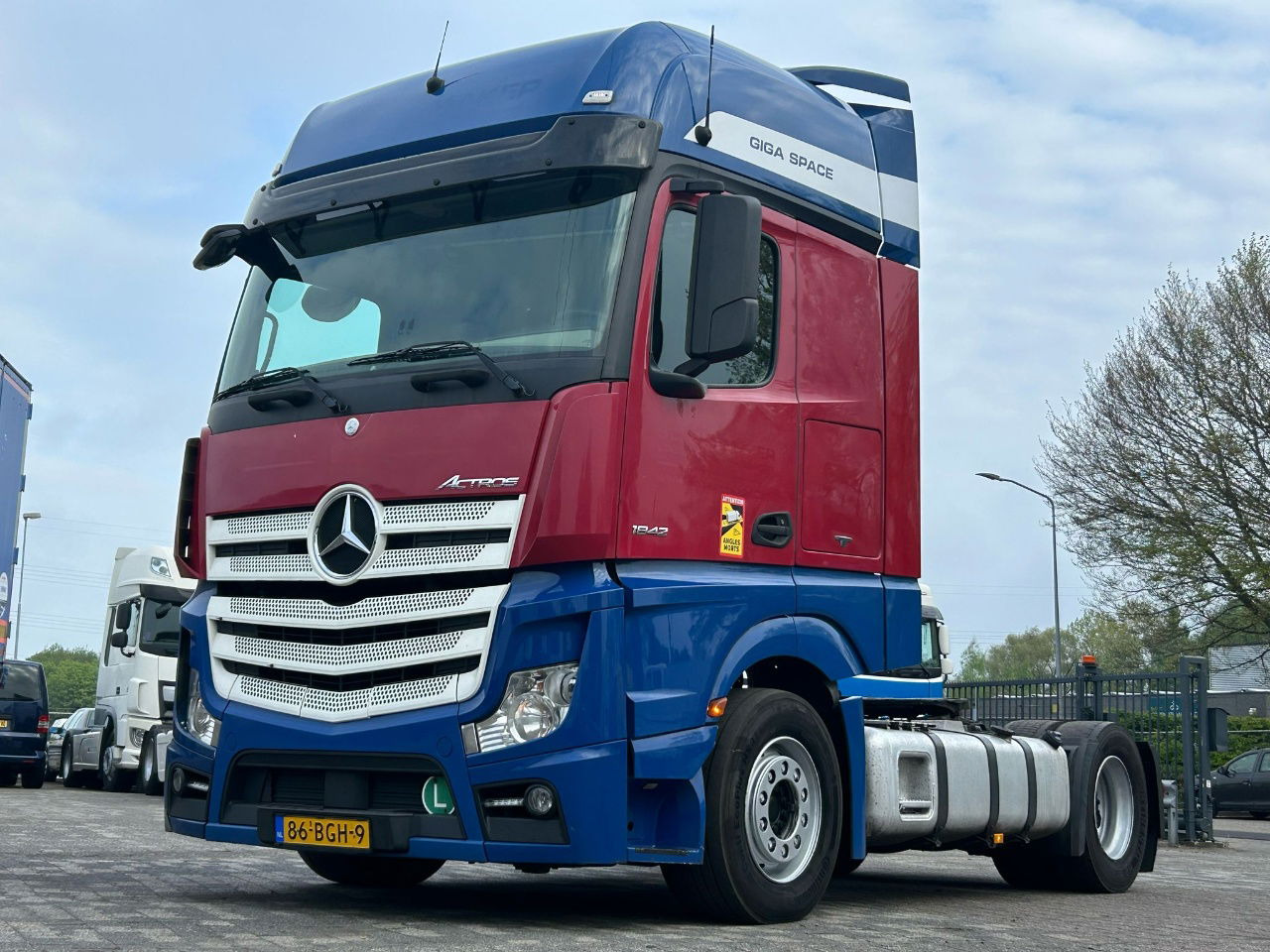 Mercedes-Benz Actros Euro 6 / BJ. 2015 / APK - Trekkvogn: bilde 1 Mercedes-Benz Actros Euro 6 / BJ. 2015 / APK - Trekkvogn: bilde 1