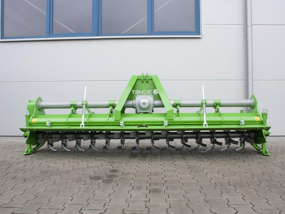 Bomet Bodenfräsen / Rotary tiller / Rotavator / Vangatrice / Desgarrador / Роторный культиватор / Glebogryzarka 3 m - Jordfreser: bilde 2 Bomet Bodenfräsen / Rotary tiller / Rotavator / Vangatrice / Desgarrador / Роторный культиватор / Glebogryzarka 3 m - Jordfreser: bilde 2