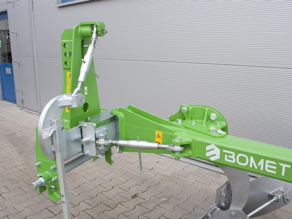 Ny Plog Bomet Pflüge / Single-beam plow / Charrue mono-poutre / Aratro / Плуг / Pług jednobelkowy Libra 3+1: bilde 9 Ny Plog Bomet Pflüge / Single-beam plow / Charrue mono-poutre / Aratro / Плуг / Pług jednobelkowy Libra 3+1: bilde 9
