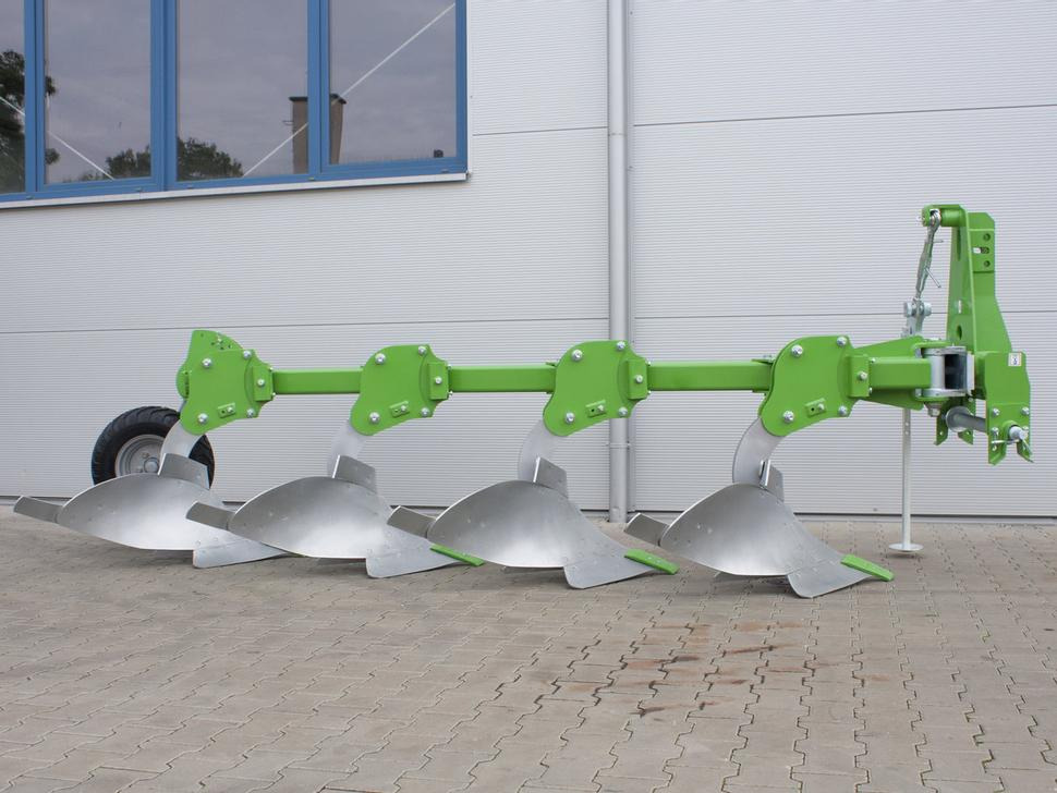 Bomet Pflüge / Single-beam plow / Charrue mono-poutre / Aratro / Плуг / Pług jednobelkowy Libra 3+1 - Plog: bilde 2 Bomet Pflüge / Single-beam plow / Charrue mono-poutre / Aratro / Плуг / Pług jednobelkowy Libra 3+1 - Plog: bilde 2