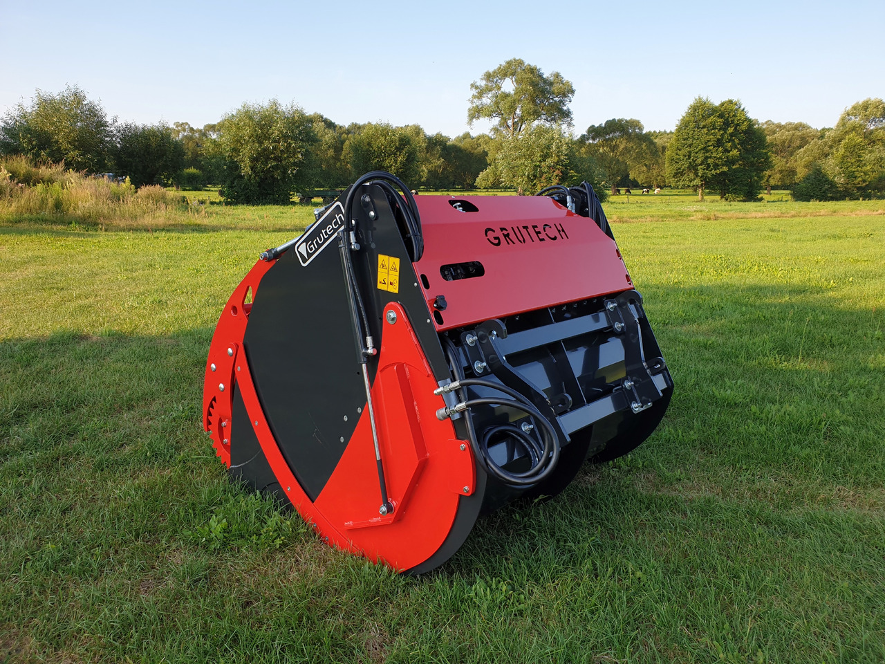 Grutech Futterverteilschaufel / Silage mixer bucket / Godet desileur / Łyżka do zadawania paszy - Silo-utstyr: bilde 4 Grutech Futterverteilschaufel / Silage mixer bucket / Godet desileur / Łyżka do zadawania paszy - Silo-utstyr: bilde 4