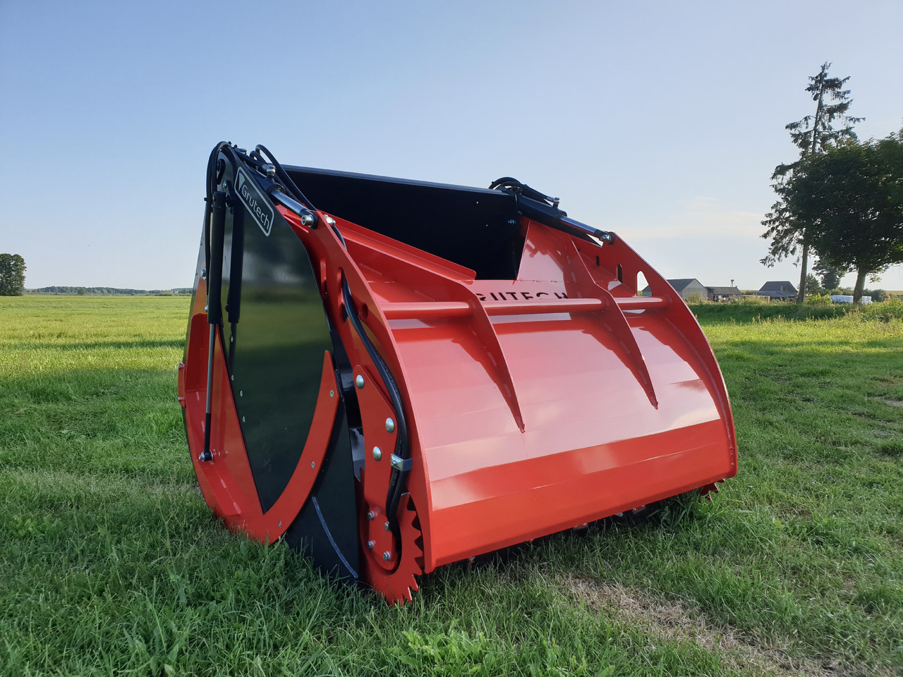 Grutech Futterverteilschaufel / Silage mixer bucket / Godet desileur / Łyżka do zadawania paszy - Silo-utstyr: bilde 5 Grutech Futterverteilschaufel / Silage mixer bucket / Godet desileur / Łyżka do zadawania paszy - Silo-utstyr: bilde 5