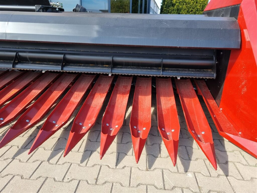 Lupus Sonnenblummenvorsatz / Sunflower harvester / Coupe à tournesol / Сosechadora / Macchina per la raccolta dei girasoli / Жатка для подсолнечника / Przystawka do słonecznika 6,5 m - Skjærebord for solsikke: bilde 2 Lupus Sonnenblummenvorsatz / Sunflower harvester / Coupe à tournesol / Сosechadora / Macchina per la raccolta dei girasoli / Жатка для подсолнечника / Przystawka do słonecznika 6,5 m - Skjærebord for solsikke: bilde 2