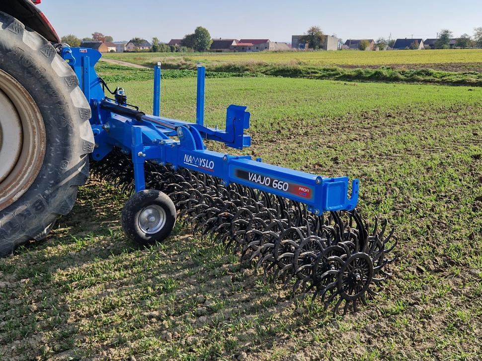 Namysło Rotorstriegel / Rotary hoe / Houe rotative / Ротационная борона / Brona wirnikowa / Pielnik 6,6 m - Kultivator: bilde 1 Namysło Rotorstriegel / Rotary hoe / Houe rotative / Ротационная борона / Brona wirnikowa / Pielnik 6,6 m - Kultivator: bilde 1