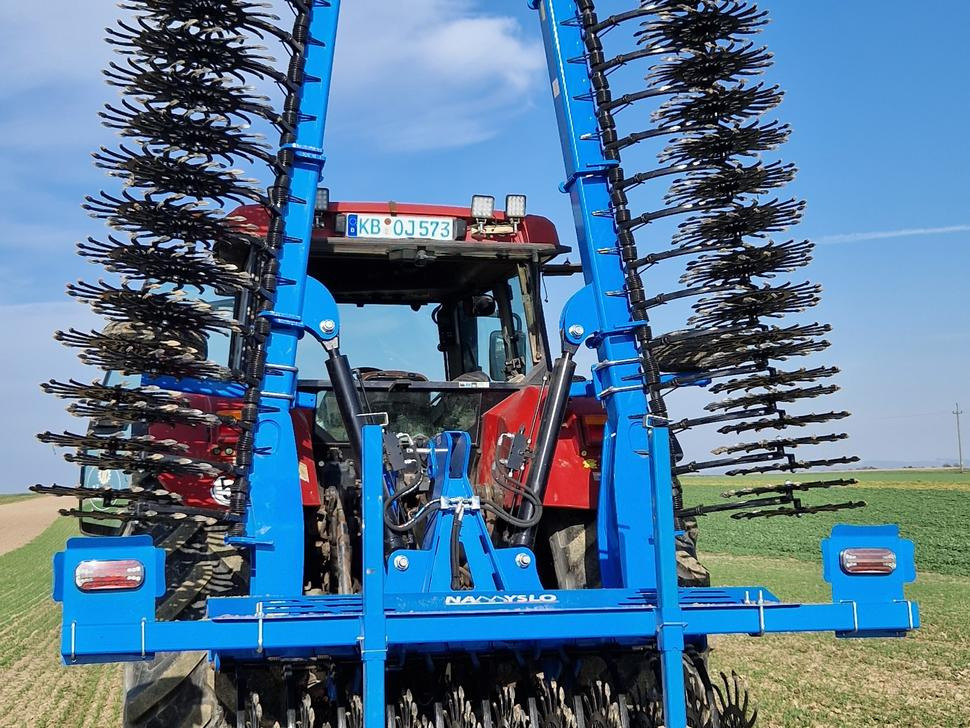 Namysło Rotorstriegel / Rotary hoe / Houe rotative / Ротационная борона / Brona wirnikowa / Pielnik 6,6 m - Kultivator: bilde 3 Namysło Rotorstriegel / Rotary hoe / Houe rotative / Ротационная борона / Brona wirnikowa / Pielnik 6,6 m - Kultivator: bilde 3