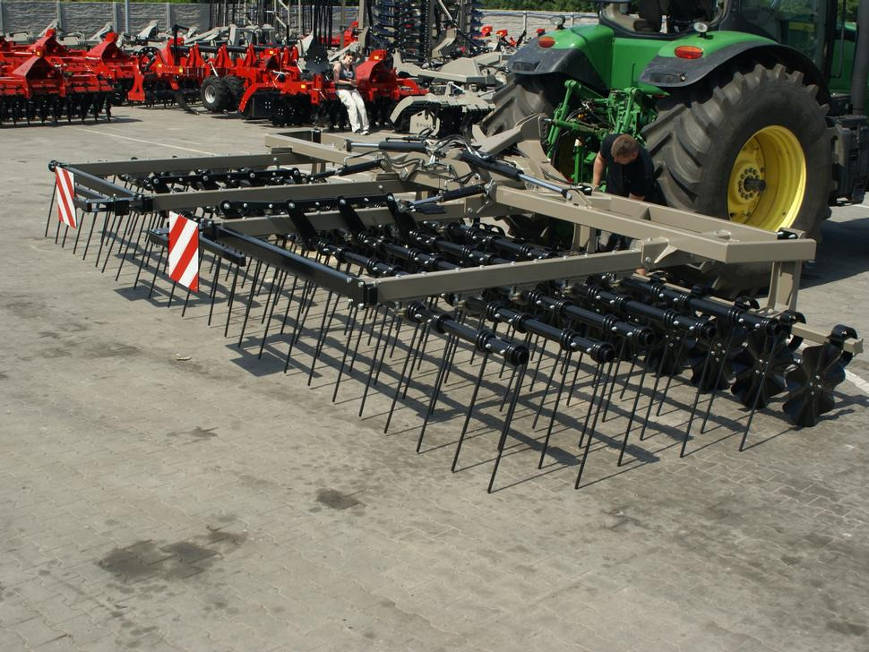 ROLEX Mulchegge / Mulch harrow / Herse de déchaumage / Erpice pacciamante / Борона для мульчирования / Brona mulczowa 7,5 m - Halmstrigle: bilde 1 ROLEX Mulchegge / Mulch harrow / Herse de déchaumage / Erpice pacciamante / Борона для мульчирования / Brona mulczowa 7,5 m - Halmstrigle: bilde 1