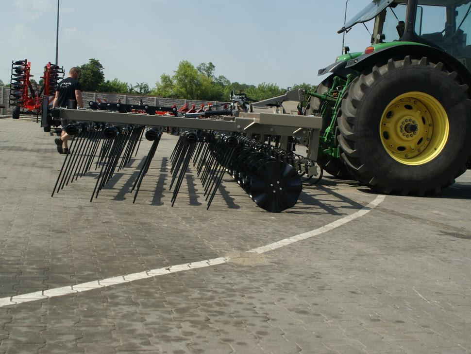 ROLEX Mulchegge / Mulch harrow / Herse de déchaumage / Erpice pacciamante / Борона для мульчирования / Brona mulczowa 7,5 m - Halmstrigle: bilde 2 ROLEX Mulchegge / Mulch harrow / Herse de déchaumage / Erpice pacciamante / Борона для мульчирования / Brona mulczowa 7,5 m - Halmstrigle: bilde 2