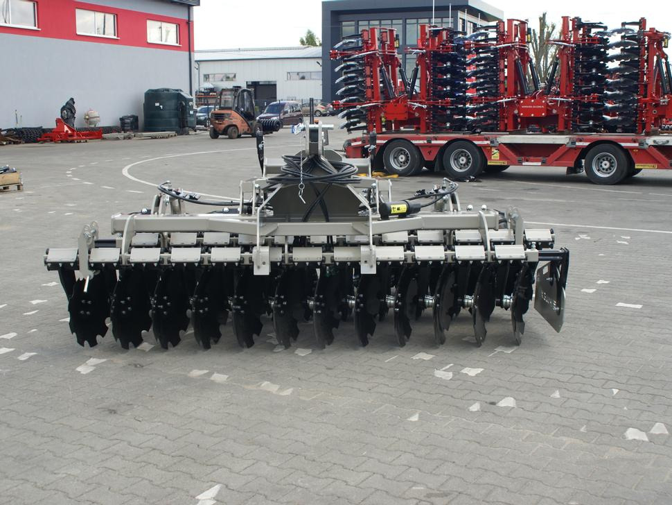 ROLEX Scheibenegge / Disc harrow with hydropack and tire roller / Dechaumeur à disques / Erpice a dischi / Дисковая борона с гидропаком и колёсным катком / Agregat talerzowy uprawowy z hydropackiem i - Skålharv: bilde 3 ROLEX Scheibenegge / Disc harrow with hydropack and tire roller / Dechaumeur à disques / Erpice a dischi / Дисковая борона с гидропаком и колёсным катком / Agregat talerzowy uprawowy z hydropackiem i - Skålharv: bilde 3