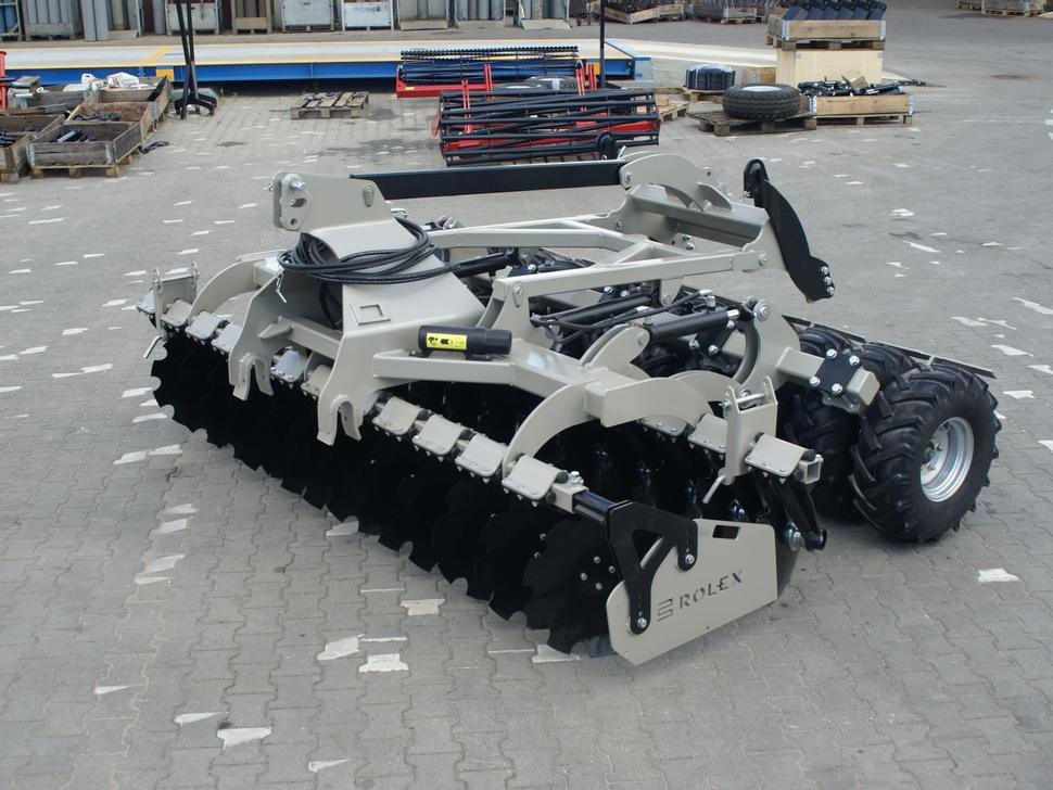 ROLEX Scheibenegge / Disc harrow with hydropack and tire roller / Dechaumeur à disques / Erpice a dischi / Дисковая борона с гидропаком и колёсным катком / Agregat talerzowy uprawowy z hydropackiem i - Skålharv: bilde 1 ROLEX Scheibenegge / Disc harrow with hydropack and tire roller / Dechaumeur à disques / Erpice a dischi / Дисковая борона с гидропаком и колёсным катком / Agregat talerzowy uprawowy z hydropackiem i - Skålharv: bilde 1