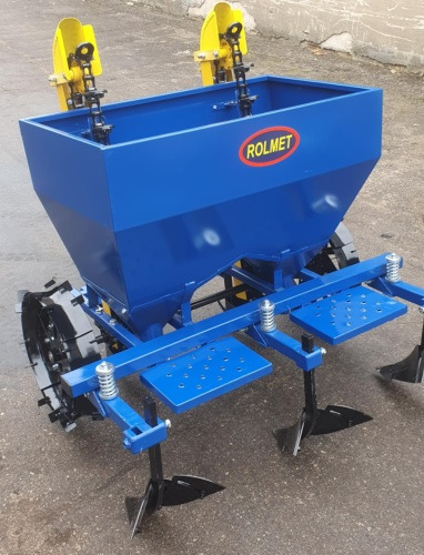 ROLMET Kartoffelpflanzmaschine / Potato planter / Planteuse de pomme de terre / Piantapatate / Sadzarka ziemniaków - Potetsetter: bilde 1 ROLMET Kartoffelpflanzmaschine / Potato planter / Planteuse de pomme de terre / Piantapatate / Sadzarka ziemniaków - Potetsetter: bilde 1