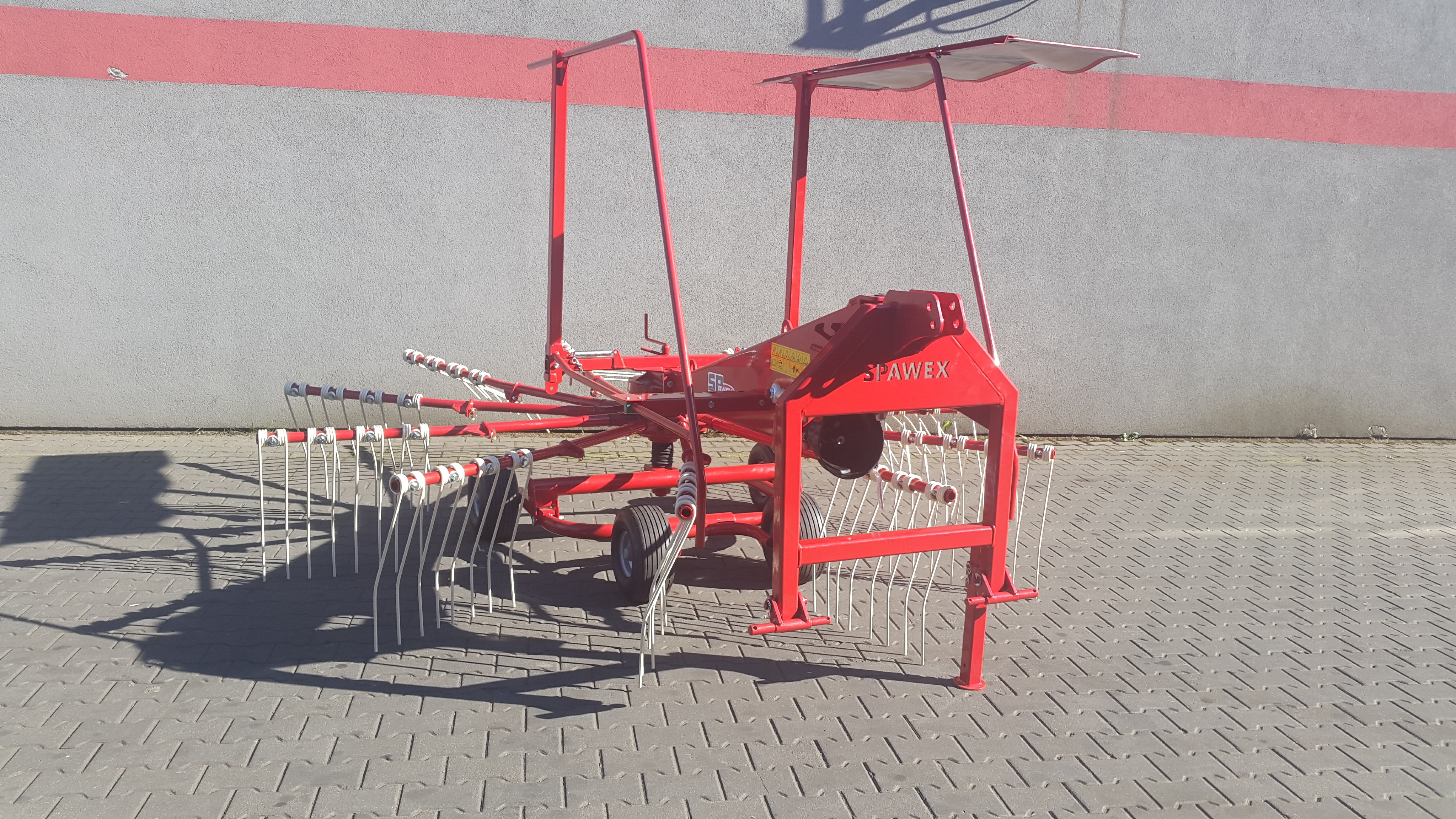 Ny Høyvender Spawex Kreiselschwader / Rake / Andaineur / Rastrillo / Rastrello / Zgrabiarka 4,5 m: bilde 8 Ny Høyvender Spawex Kreiselschwader / Rake / Andaineur / Rastrillo / Rastrello / Zgrabiarka 4,5 m: bilde 8