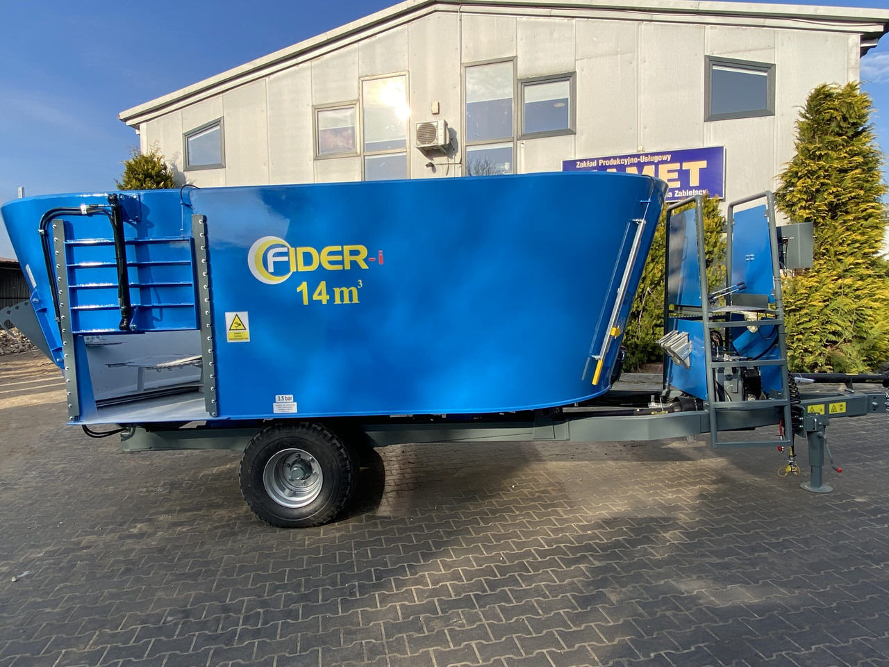 ZAMET Futtermischwagen / Feed mixer / Melangeuse / Carro miscelatore / Vagoneta 2 sinfines / Кормораздатчик 2 шнека / Wóz paszowy 14 m3 - Fullfôrblander: bilde 1 ZAMET Futtermischwagen / Feed mixer / Melangeuse / Carro miscelatore / Vagoneta 2 sinfines / Кормораздатчик 2 шнека / Wóz paszowy 14 m3 - Fullfôrblander: bilde 1