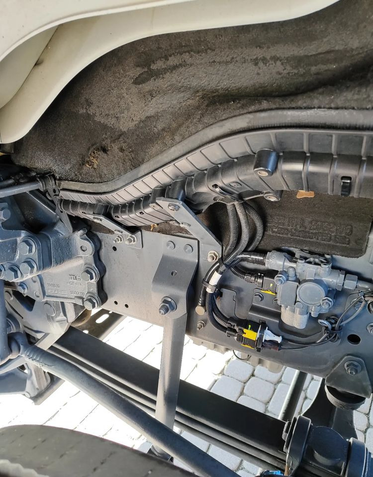 Chassis lastebil DAF CF 300 4X2 18T EURO 6 SILNIK 11L RAMA DO ZABUDOWY 176 TYS KM: bilde 8