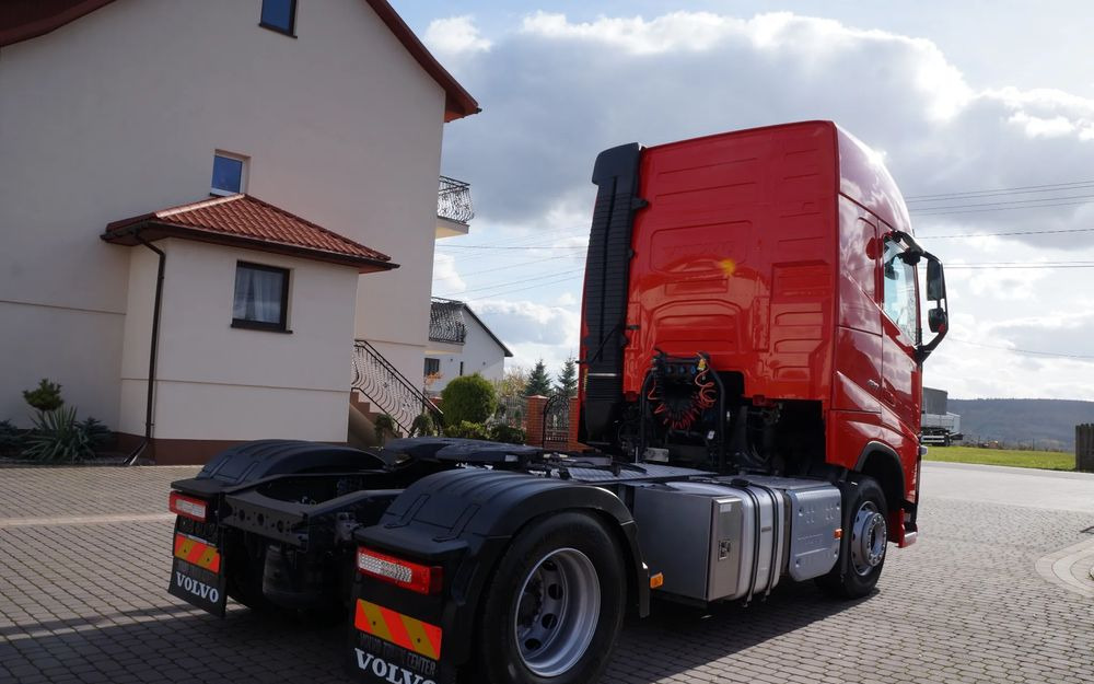 Volvo FH 4 EURO 6 GLOBETROTTER NISKI PRZEBIEG ZŁOTY KONTRAKT - Trekkvogn: bilde 3 Volvo FH 4 EURO 6 GLOBETROTTER NISKI PRZEBIEG ZŁOTY KONTRAKT - Trekkvogn: bilde 3