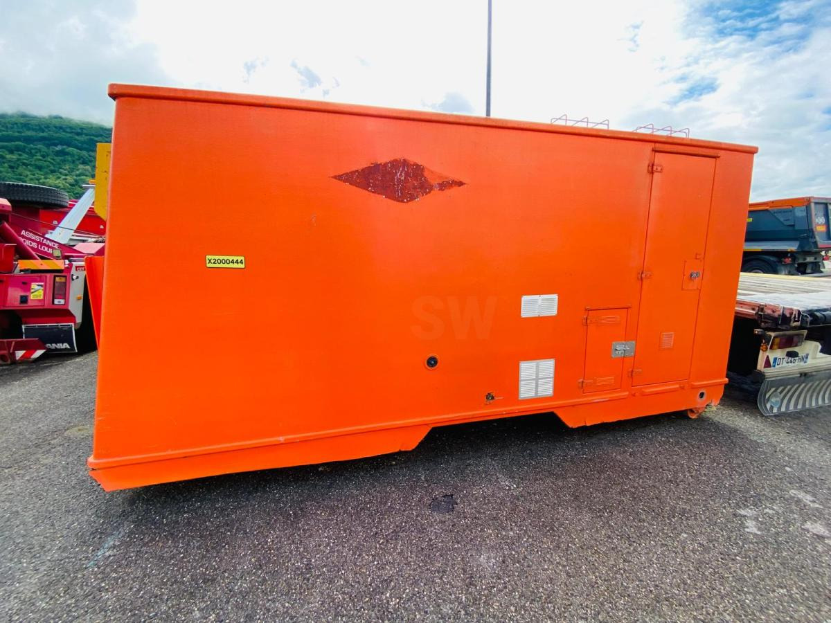 CABANE DE CHANTIER SUR BERCE AMPLIROLL - Container og brakker: bilde 1 CABANE DE CHANTIER SUR BERCE AMPLIROLL - Container og brakker: bilde 1