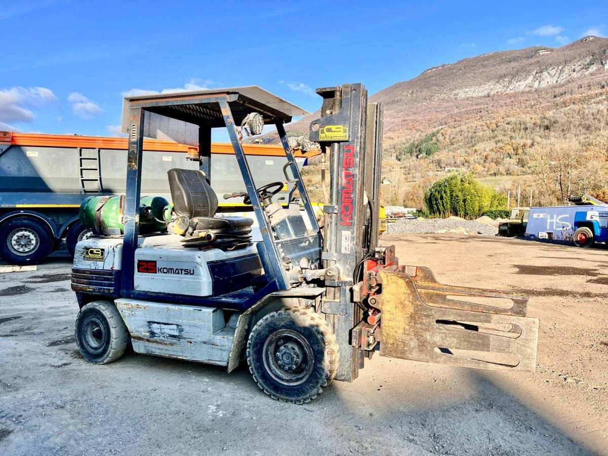 KOMATSU Chariot élévateur à gaz FG25T-11E (AVEC PINCE) - Gasstruck: bilde 4 KOMATSU Chariot élévateur à gaz FG25T-11E (AVEC PINCE) - Gasstruck: bilde 4