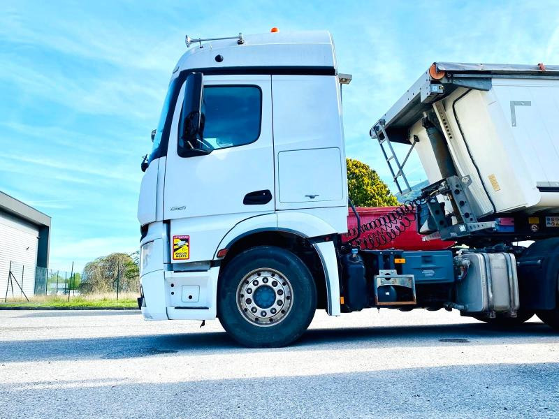 MERCEDES Tracteur routier ACTROS 1851 4X2 avec KIT HYDRAULIQUE - Trekkvogn: bilde 2 MERCEDES Tracteur routier ACTROS 1851 4X2 avec KIT HYDRAULIQUE - Trekkvogn: bilde 2