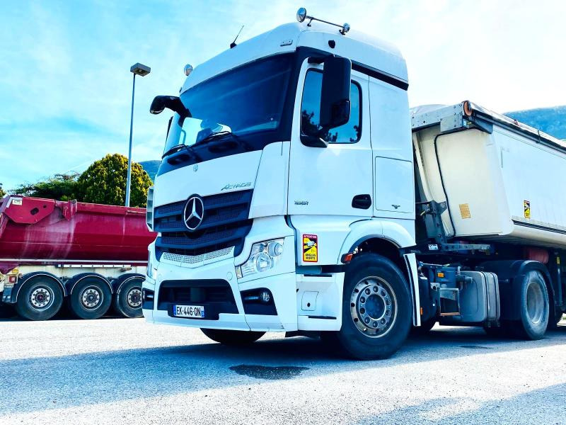 MERCEDES Tracteur routier ACTROS 1851 4X2 avec KIT HYDRAULIQUE - Trekkvogn: bilde 1 MERCEDES Tracteur routier ACTROS 1851 4X2 avec KIT HYDRAULIQUE - Trekkvogn: bilde 1