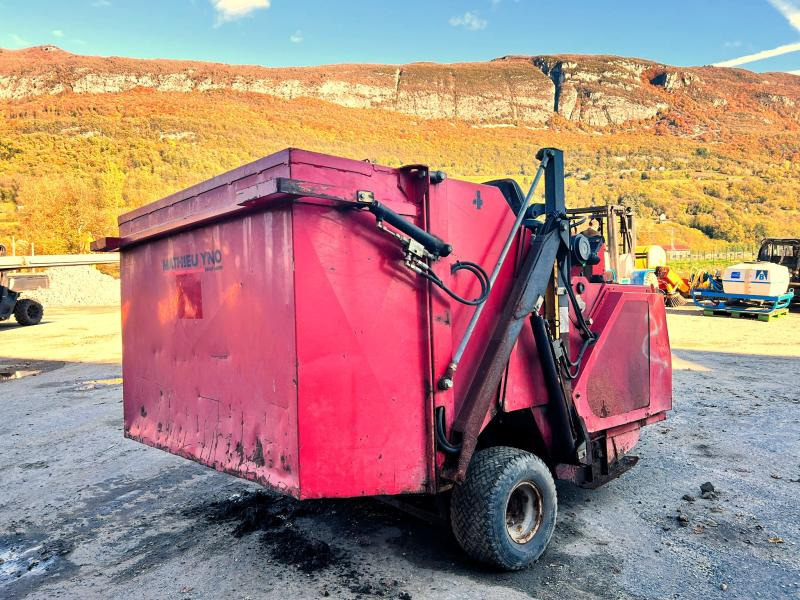 YNO 135-3 VEH Balayeuse diesel - Feiebil: bilde 4 YNO 135-3 VEH Balayeuse diesel - Feiebil: bilde 4