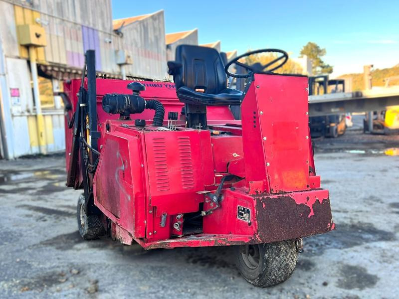 YNO 135-3 VEH Balayeuse diesel - Feiebil: bilde 2 YNO 135-3 VEH Balayeuse diesel - Feiebil: bilde 2