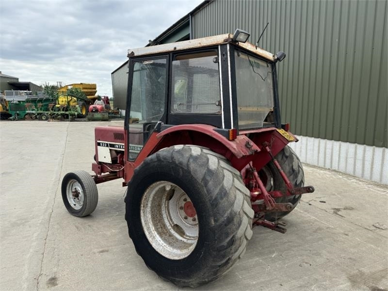 International 533 Tractor  - Traktor: bilde 2 International 533 Tractor  - Traktor: bilde 2