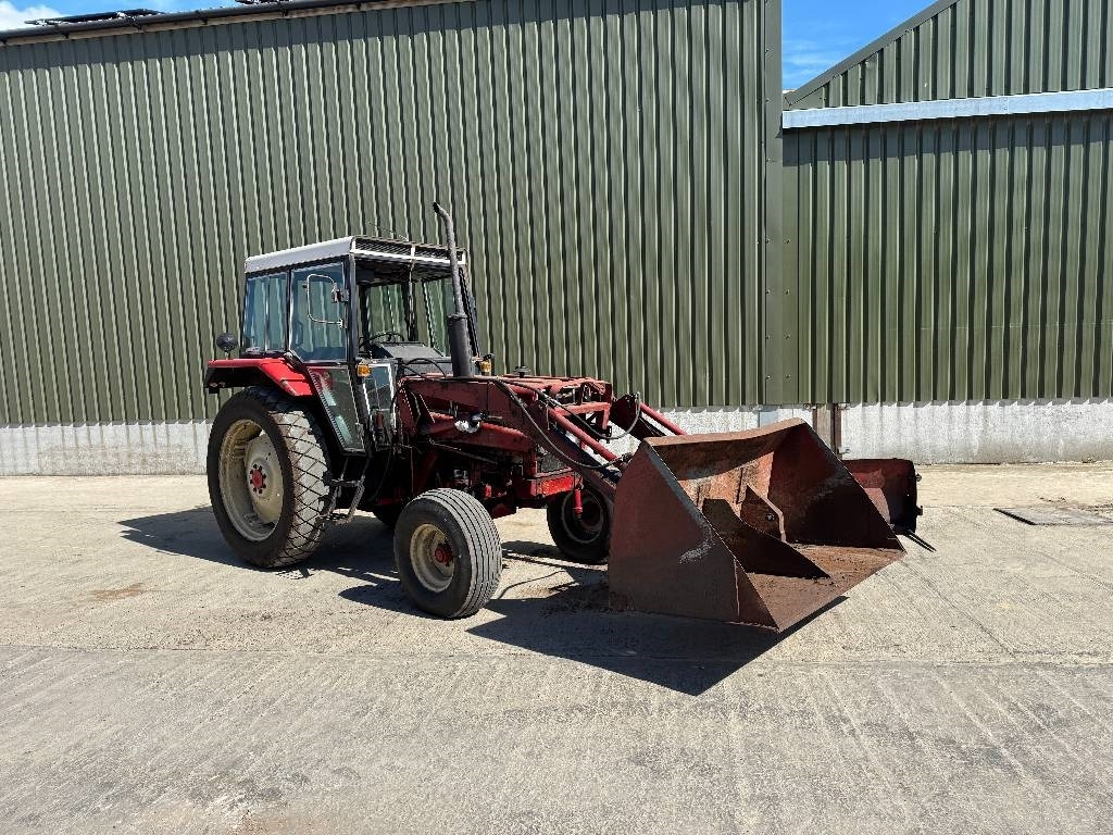 International 584 c/w International Loader - Traktor: bilde 3 International 584 c/w International Loader - Traktor: bilde 3