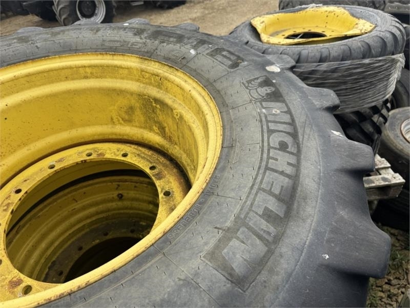John Deere 8000 R Series 600 and 710 Wheels and Tyre's - Landbruksteknikk: bilde 5 John Deere 8000 R Series 600 and 710 Wheels and Tyre's - Landbruksteknikk: bilde 5
