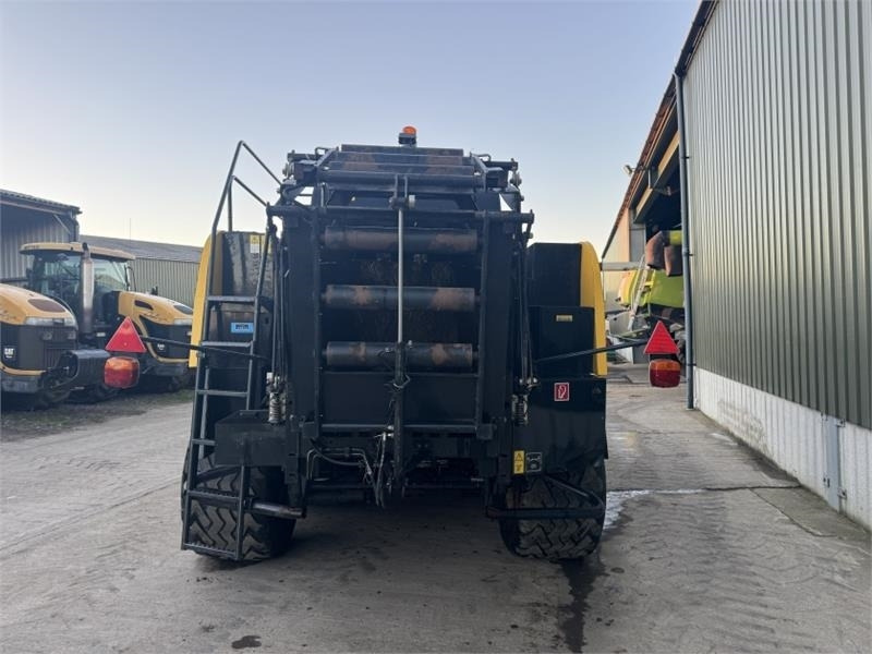 New Holland BB9060 Baler - Firkantpresse: bilde 3 New Holland BB9060 Baler - Firkantpresse: bilde 3