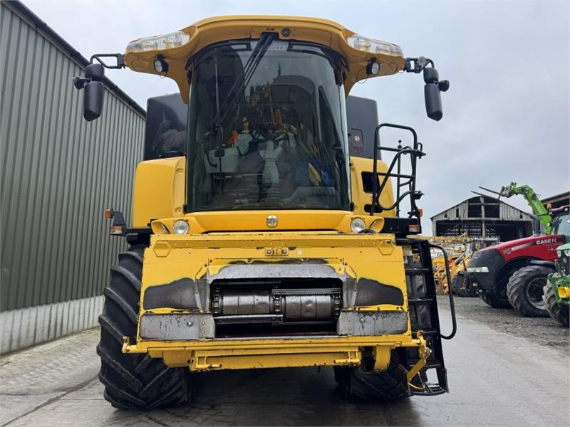 New Holland CR 9070 Narrow Body c/w 30ft Header - Innhøstingsutstyr: bilde 5 New Holland CR 9070 Narrow Body c/w 30ft Header - Innhøstingsutstyr: bilde 5