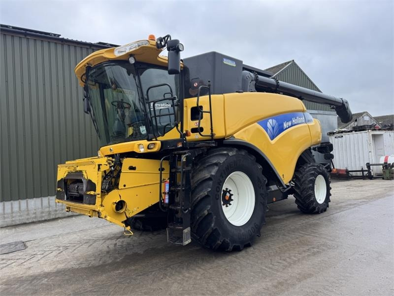 New Holland CR 9070 Narrow Body c/w 30ft Header - Innhøstingsutstyr: bilde 1 New Holland CR 9070 Narrow Body c/w 30ft Header - Innhøstingsutstyr: bilde 1